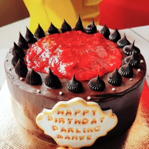 Choco-Berry Temptation Cake (₹ 650/-)